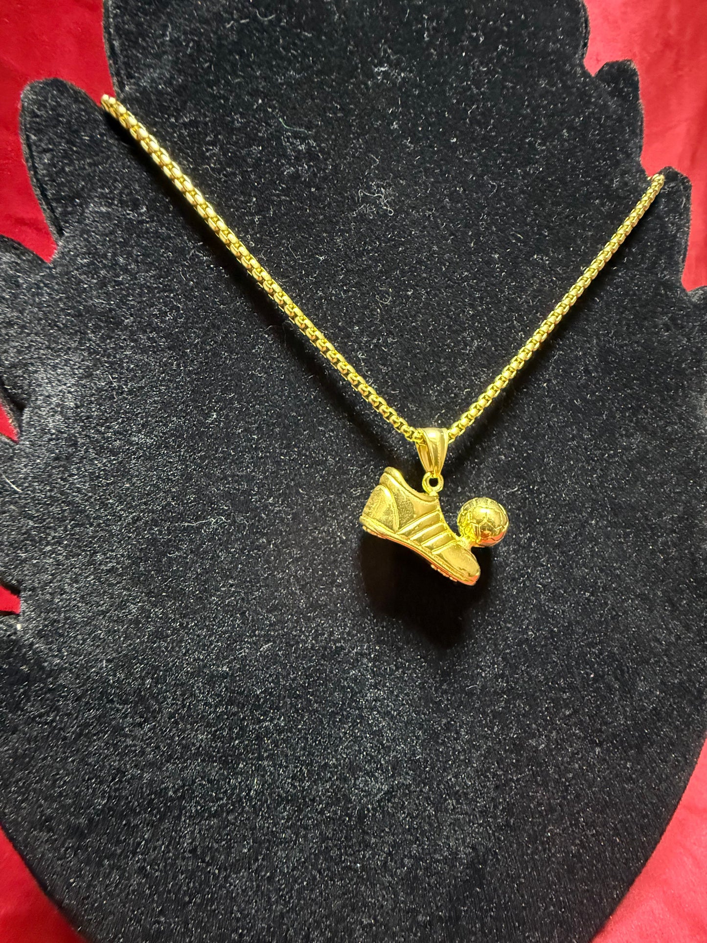 collana-pendente-scarpa-con-pallone