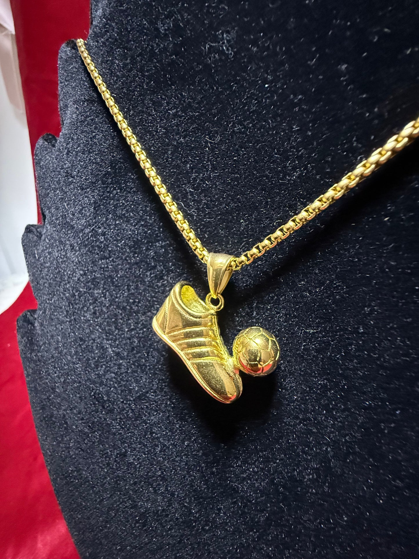 collana-pendente-scarpa-con-pallone