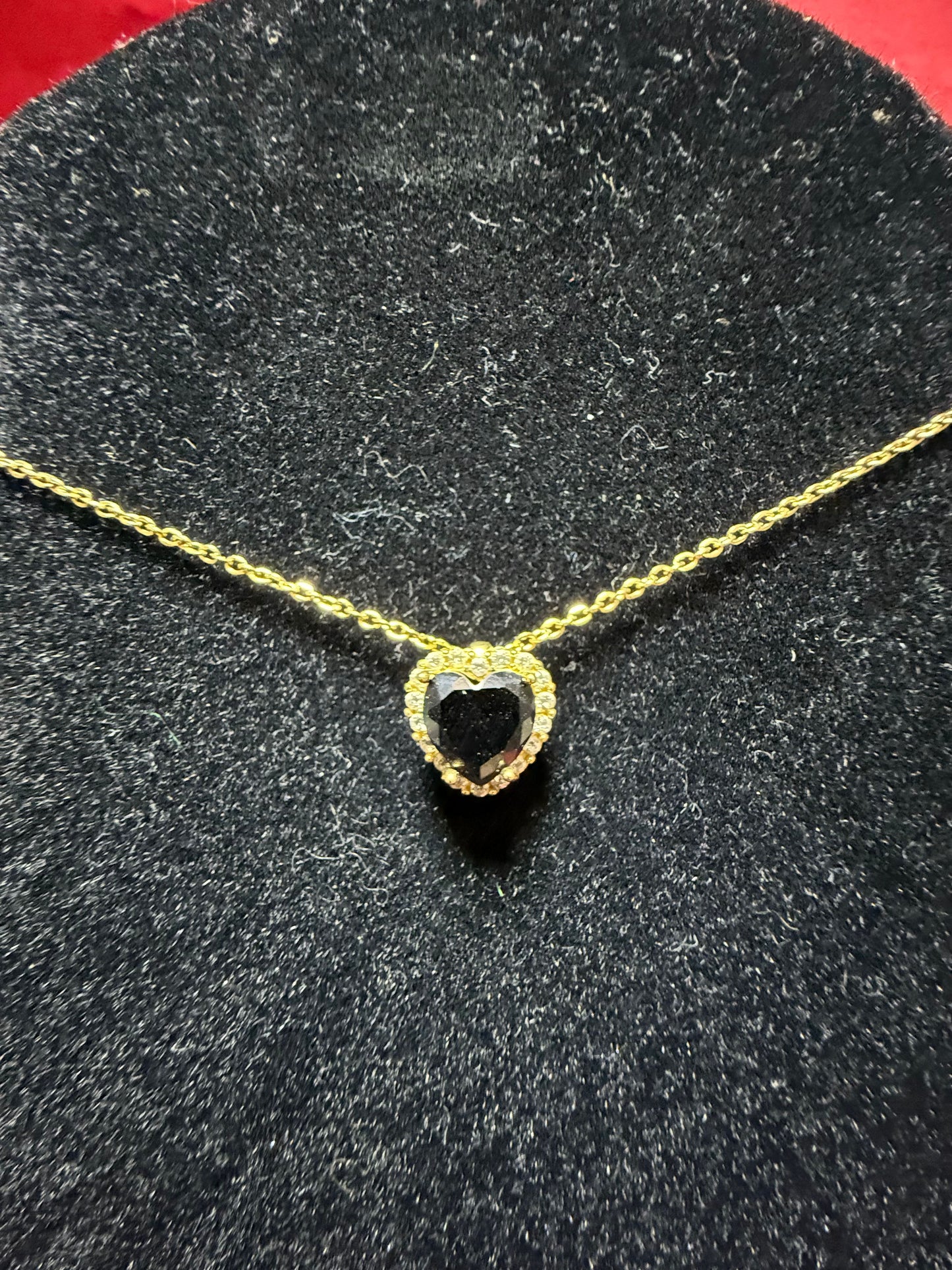 collana-cuore-pendente-nero