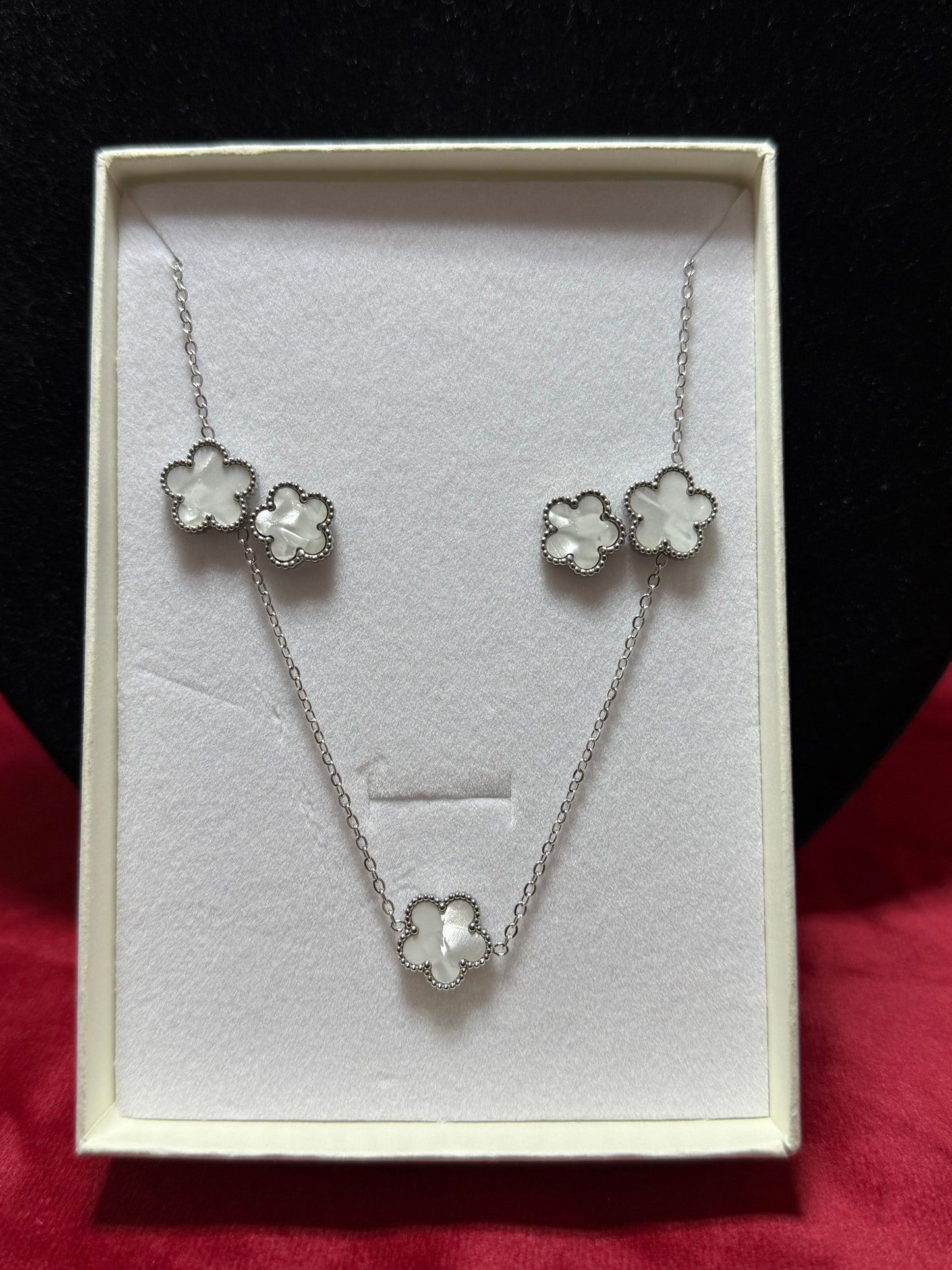 collana-orecchini-modello-van-cleef-bianco