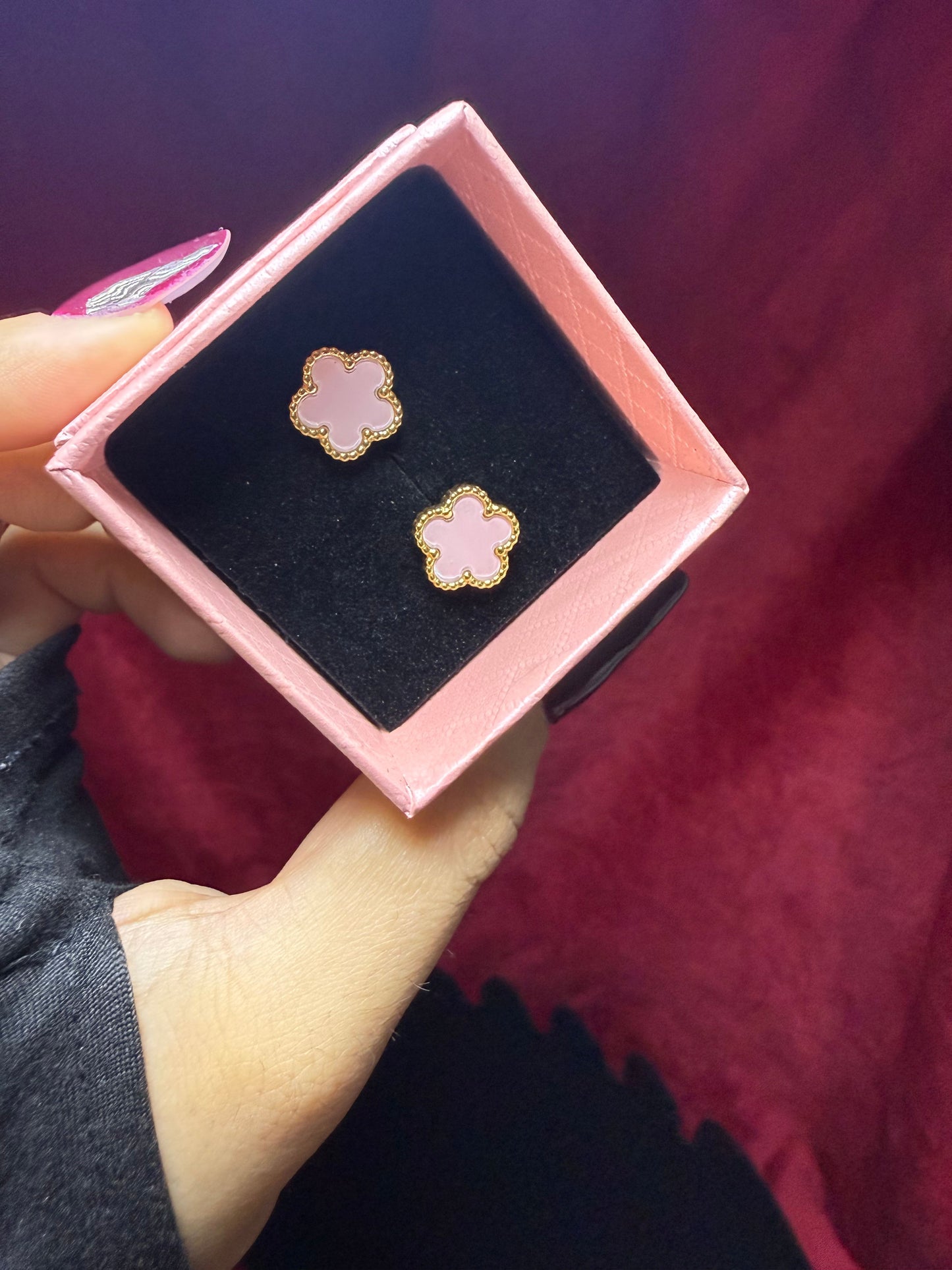 orecchini-modello-van-cleef-nero-rosa