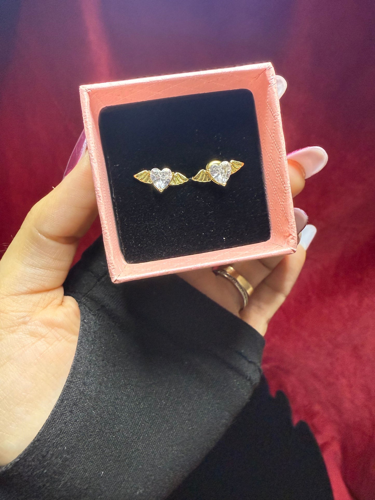 orecchini-cuori-con-ali-rosa-bianco