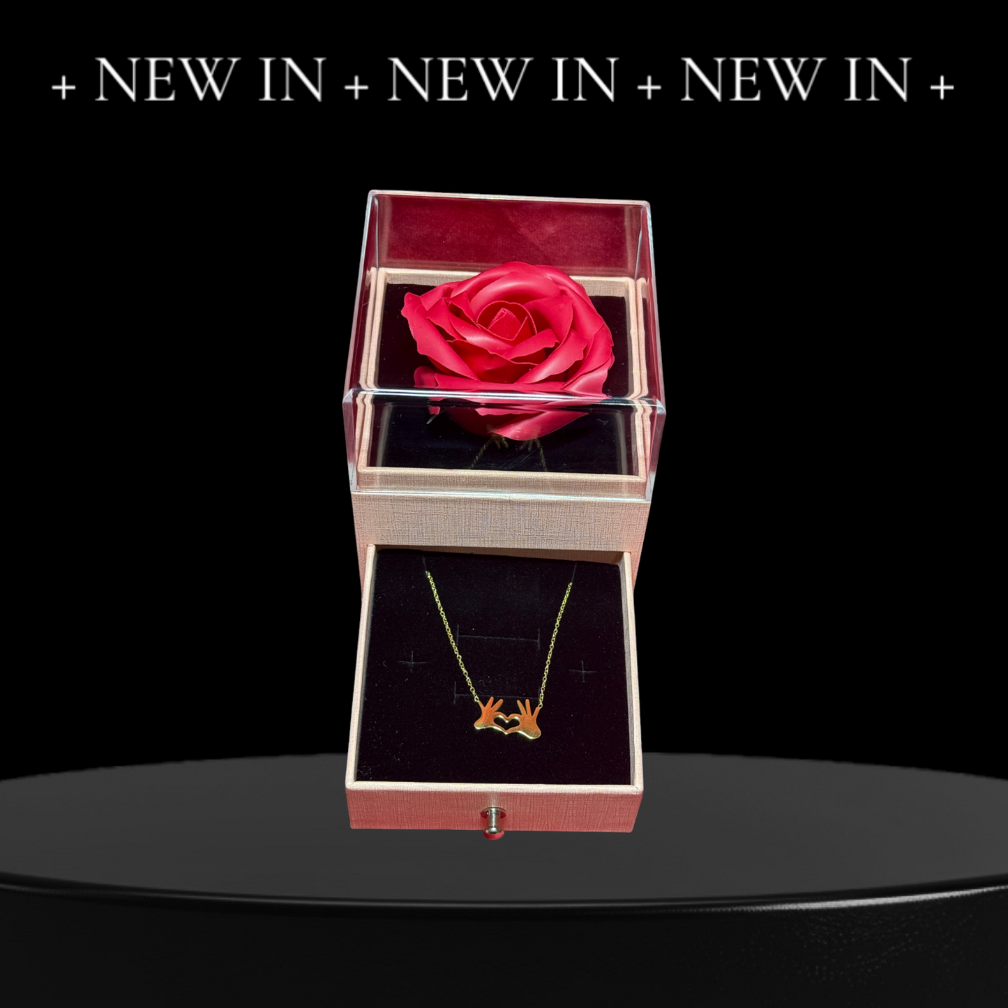 box-con-rosa-rosa-collana-con-cuori