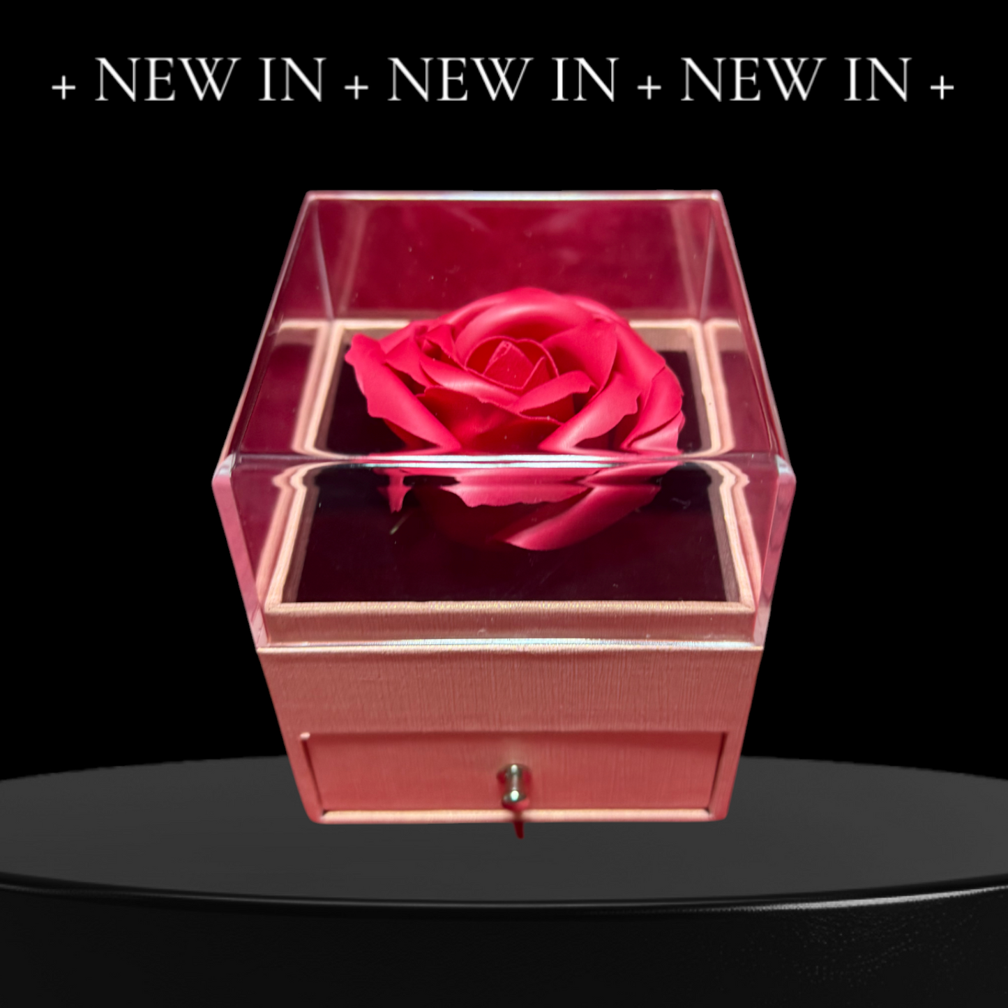 box-con-rosa-rosa-collana-con-cuori