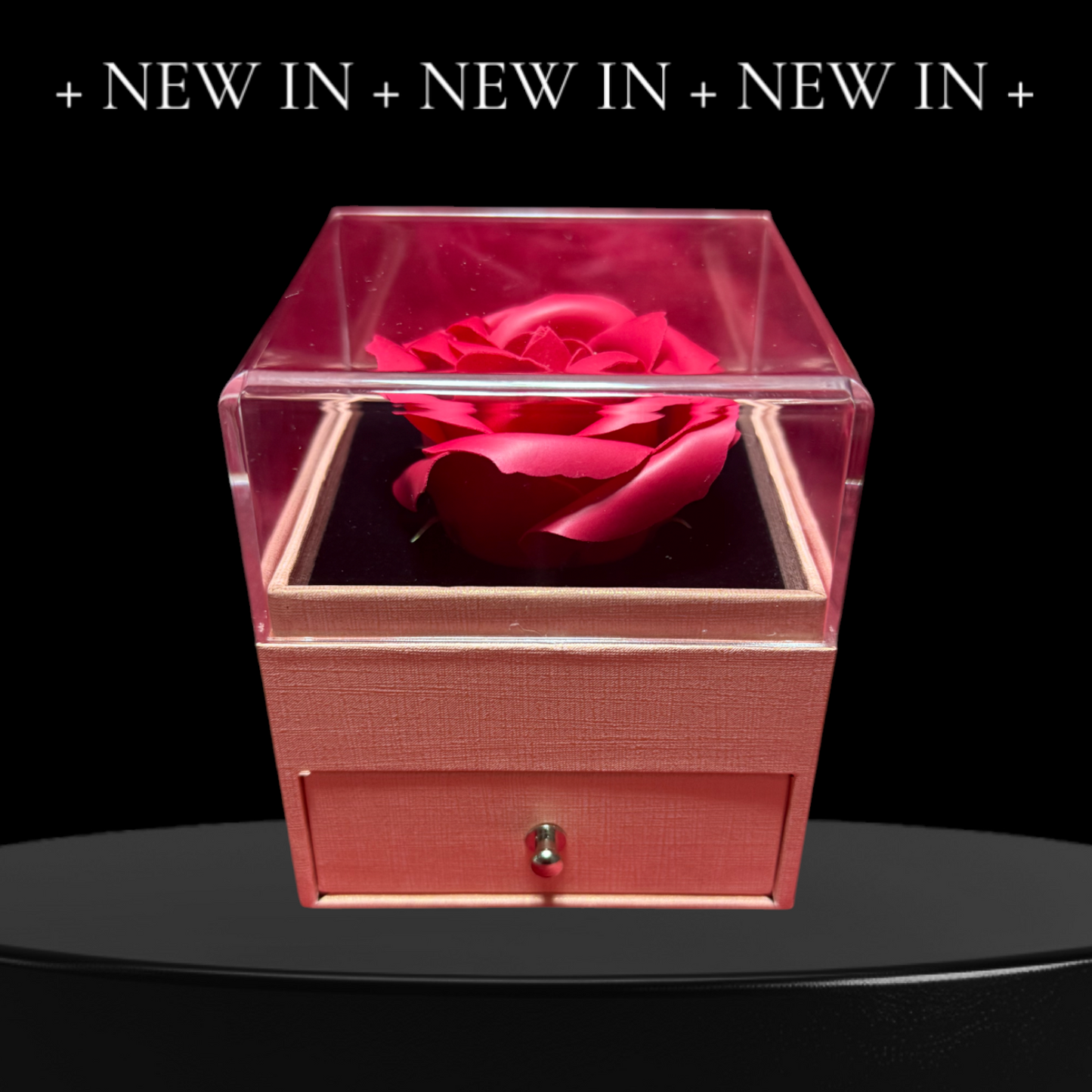 box-con-rosa-rosa-collana-con-cuori