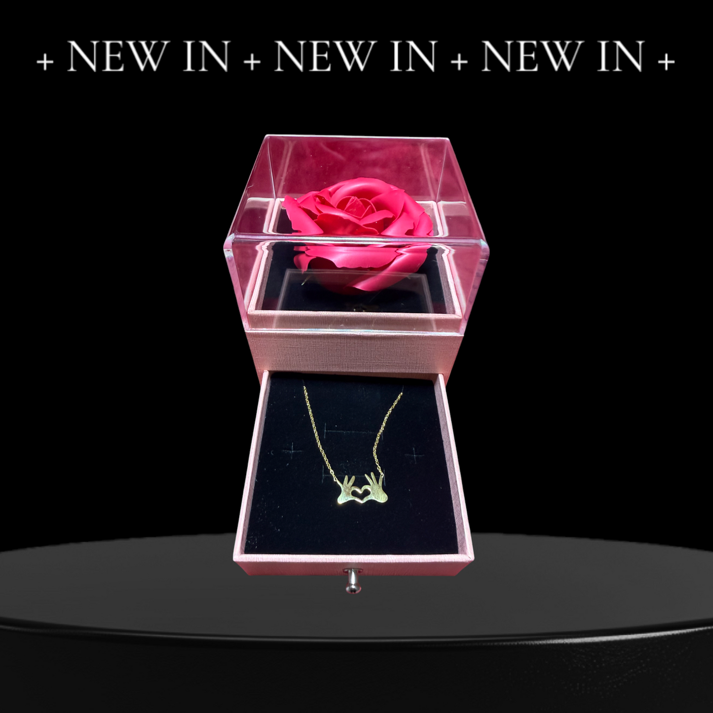 box-con-rosa-rosa-collana-con-cuori